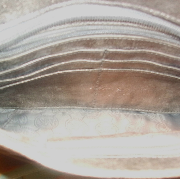 MICHAEL KORS | Soft Metallic Gold Ruched Cross-body Purselette - Picture 13 of 16